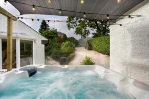 Bellfoot Rural Retreat Hot Tub